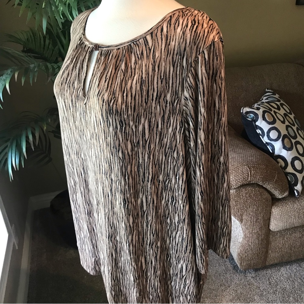 Soft by Avenue plus size scoop neck pullover stretch top